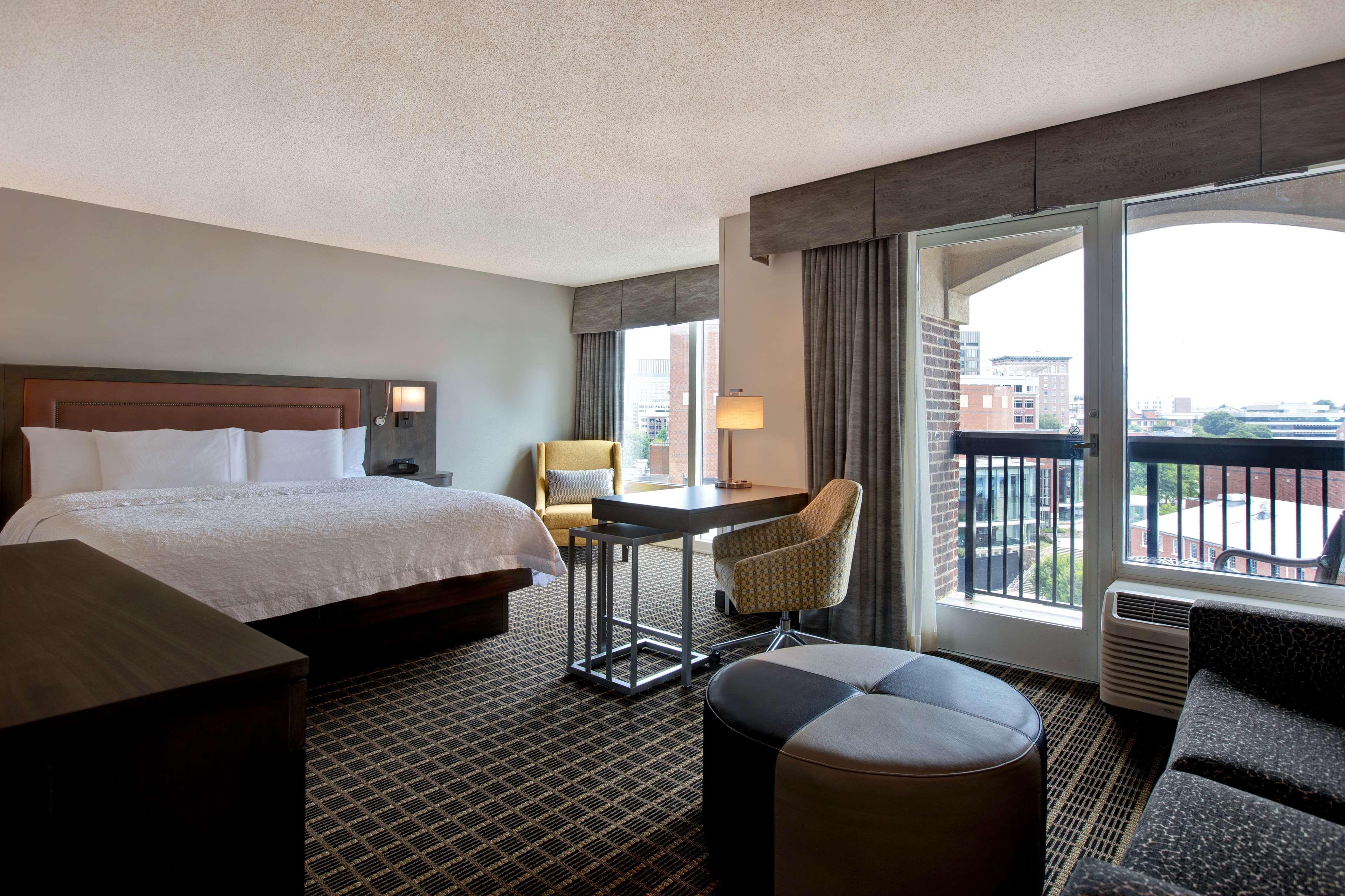 Hampton Inn & Suites Greenville-Downtown-Riverplace Dış mekan fotoğraf